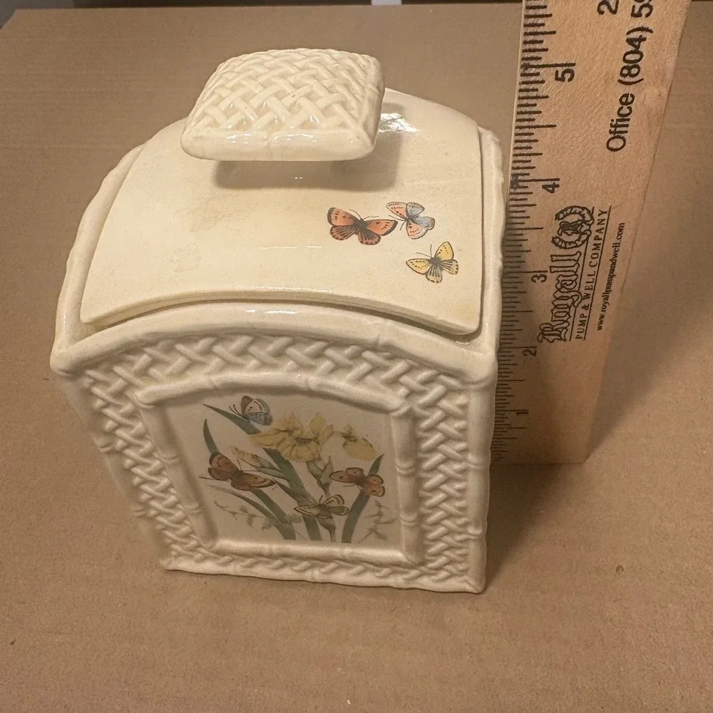 N/A decorative ceramic